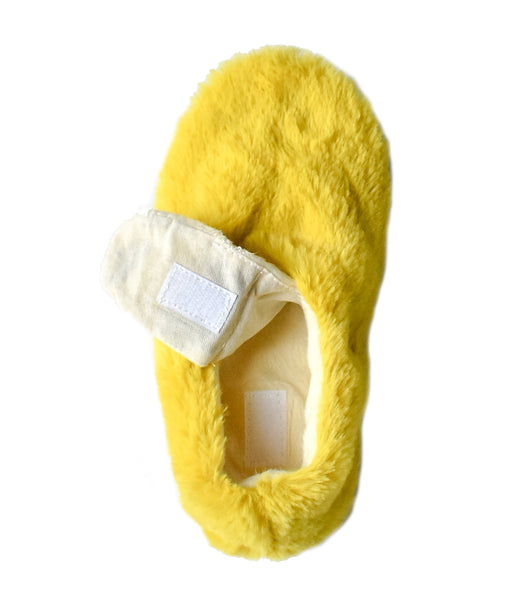 Yellow slipper with removable insole filled with lavender